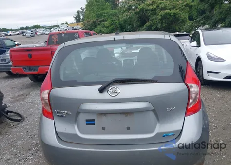 2015 Nissan Versa Note S (Sr)/S Plus/Sl/Sr/Sv z USA, uszkodzony, nr VIN 3N1CE2CP9FL406652